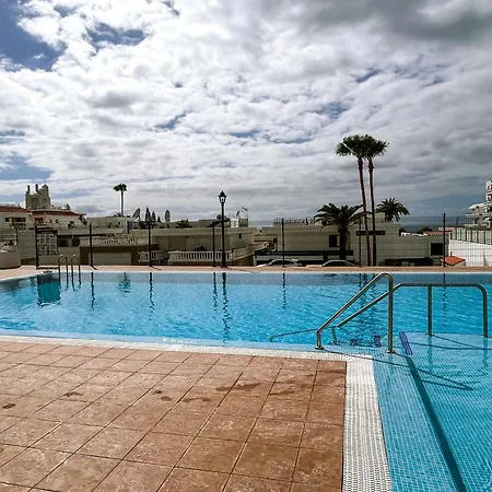 Apartment Stunning Bungalow, Pool, Terrace, Beach! Se12