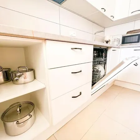 Apartmán Stunning Bungalow, Pool, Terrace, Beach! Se12