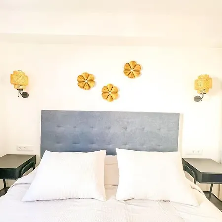 Apartmán Stunning Bungalow, Pool, Terrace, Beach! Se12 *