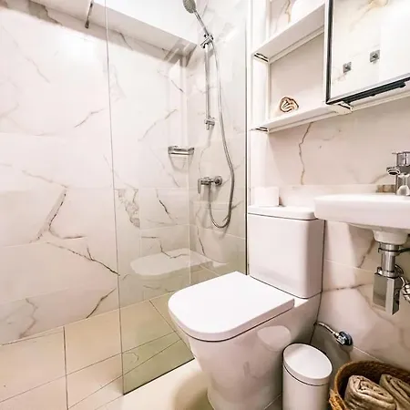 Apartmán Stunning Bungalow, Pool, Terrace, Beach! Se12 *
